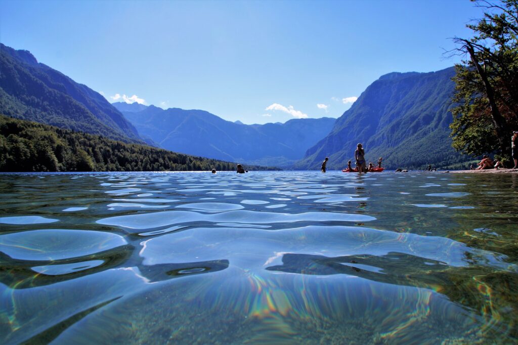 湖畔でゆっくり過ごしてみよう！湖ならではの良さと効果 | NATURES. | 自然体験・キャンプ・ワーケーション・SDGs・離島企画