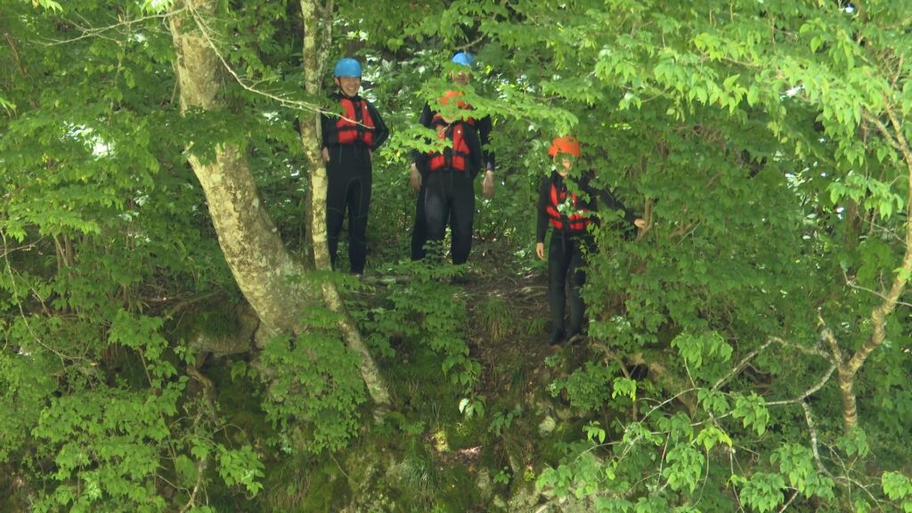 白神山地ゆったりラフティングツアー。家族や仲間と絆を深める冒険へ出よう。 | NATURES. |  自然体験・キャンプ・ワーケーション・SDGs・離島企画